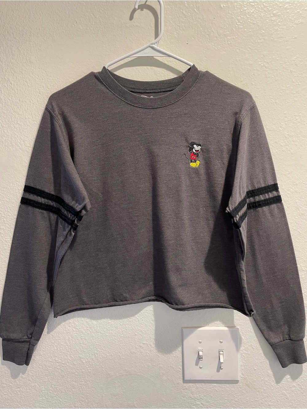 🏰Disney Embroidered Mickey Mouse Cropped Long Sleeve Striped Tee Grey Size S